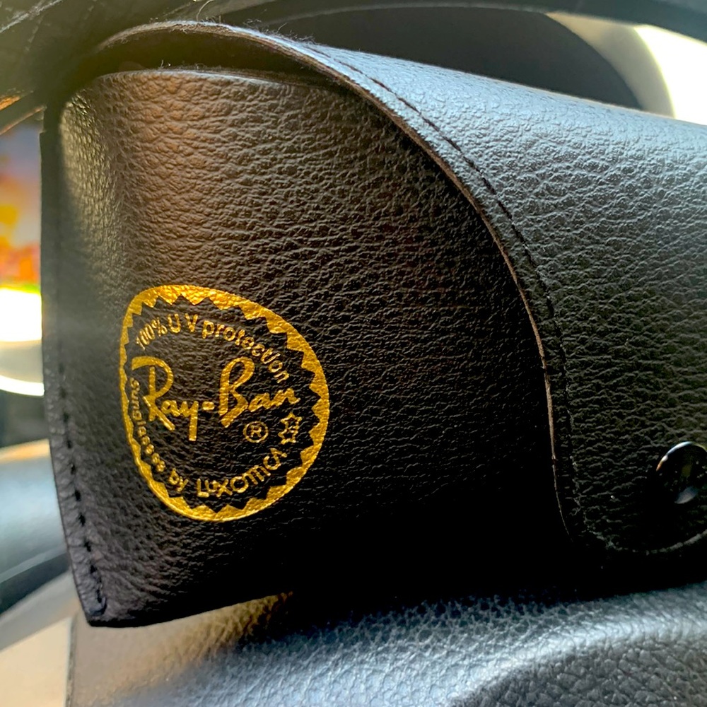 Ray-Ban Sunglasses. Gray, Plastic Arms